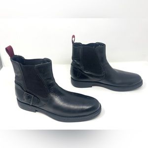 Clarks by Norton Chelsea boots size 7.5 Men’s